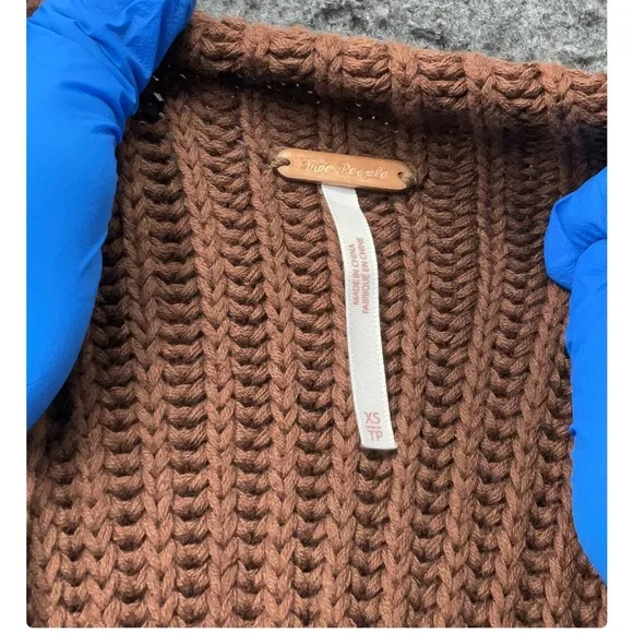 Chocolate brown free people sweater - Picture 3 of 4